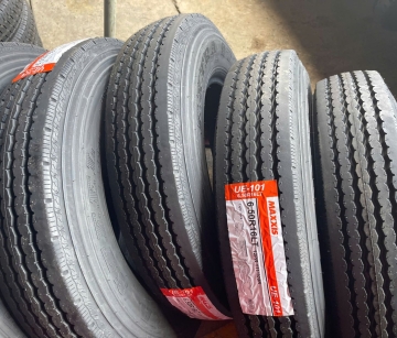 So Sánh Lốp Xe Tải Bố Kẽm (Radial) Và Bố Vải (Nylon): Nên Chọn Loại Nào?