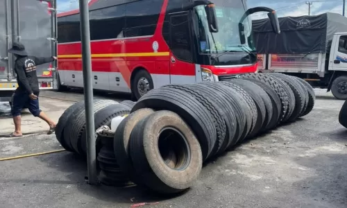 DỊCH VỤ VÁ VỎ XE Ô TÔ LƯU ĐỘNG BÌNH DƯƠNG – NHANH 24/24 CHO XE DU LỊCH, XE TẢI, XE BEN, CONTAINER